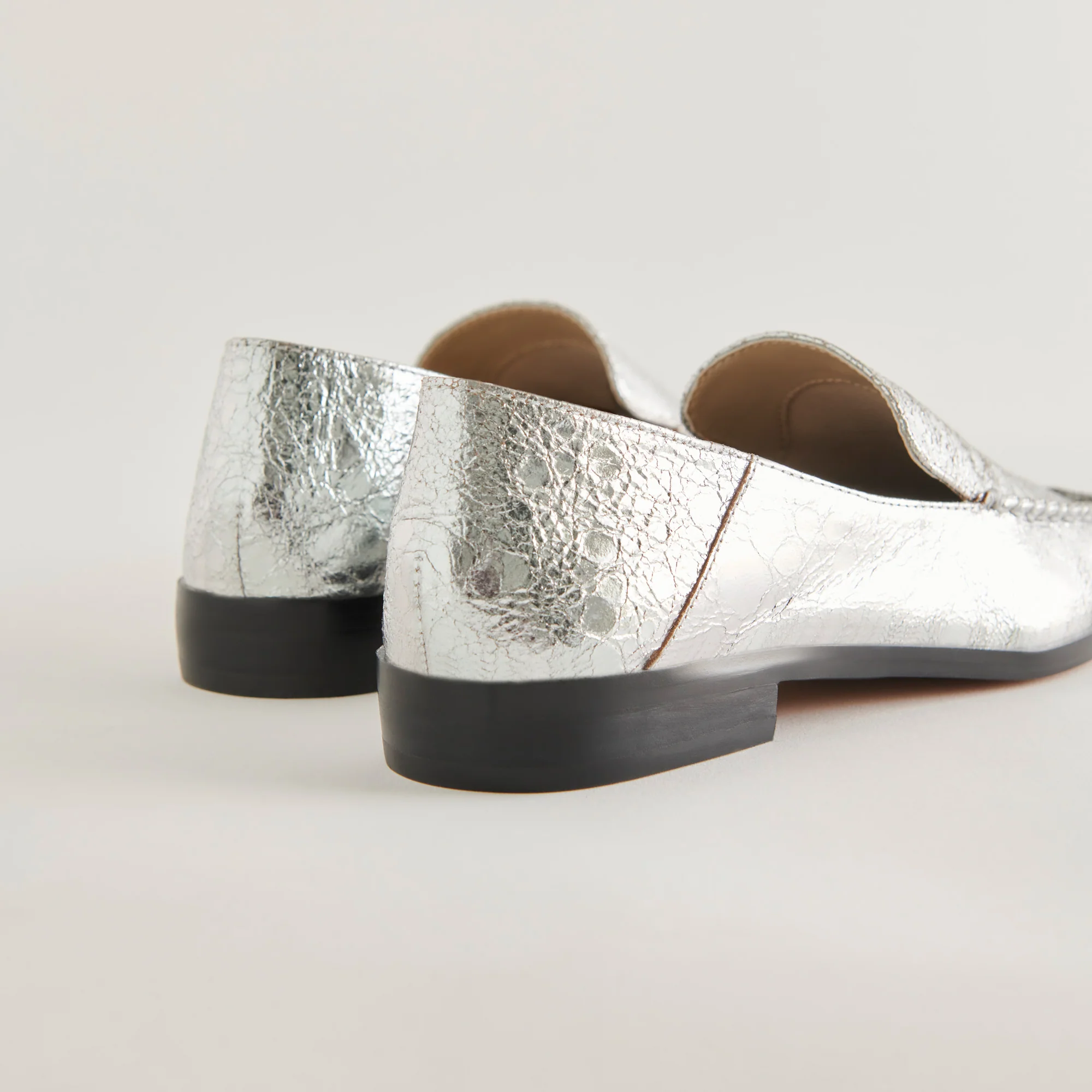 BENY FLATS SILVER DISTRESSED LEATHER - Image 14