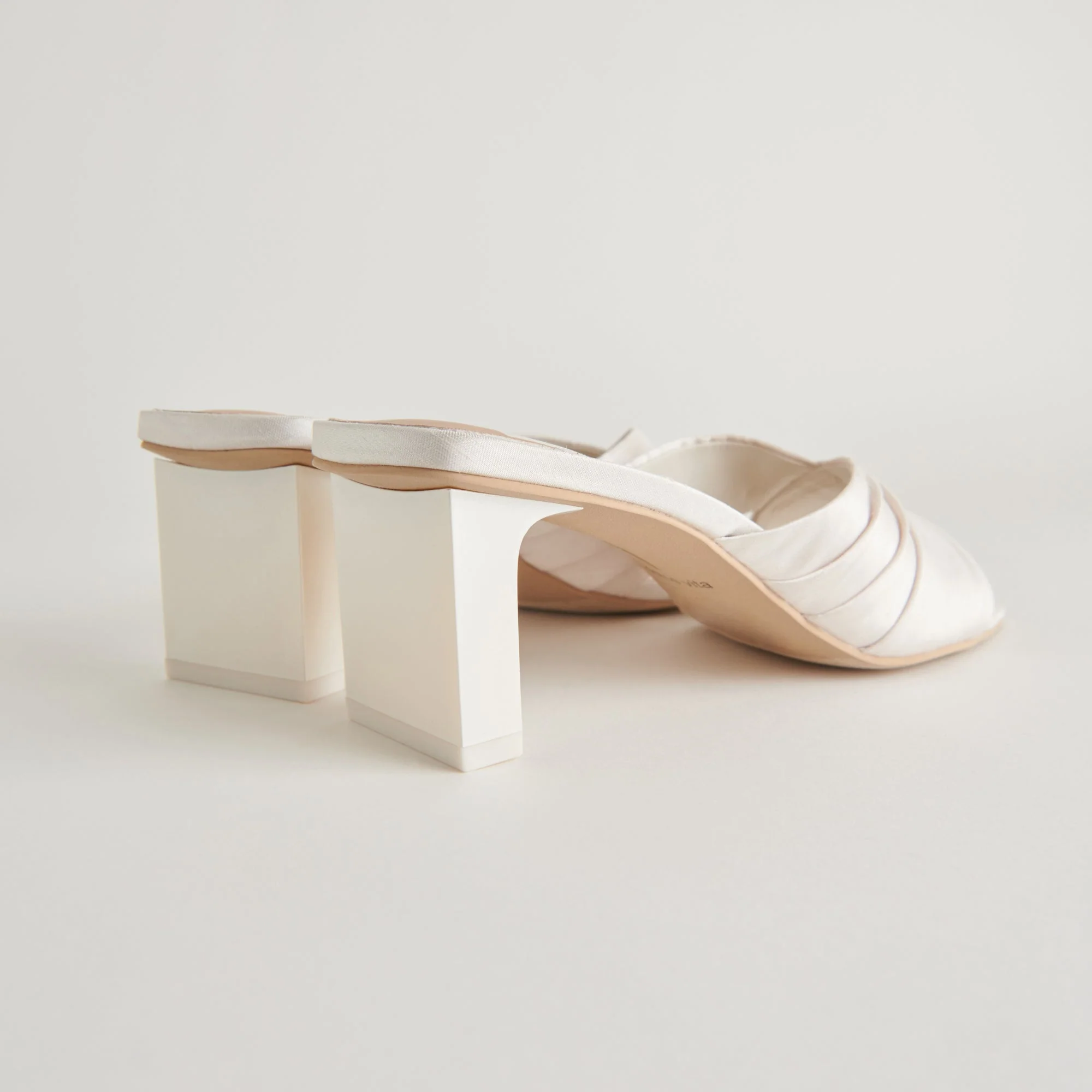 CARLAN HEELS OFF WHITE SILK - re:vita - Image 4