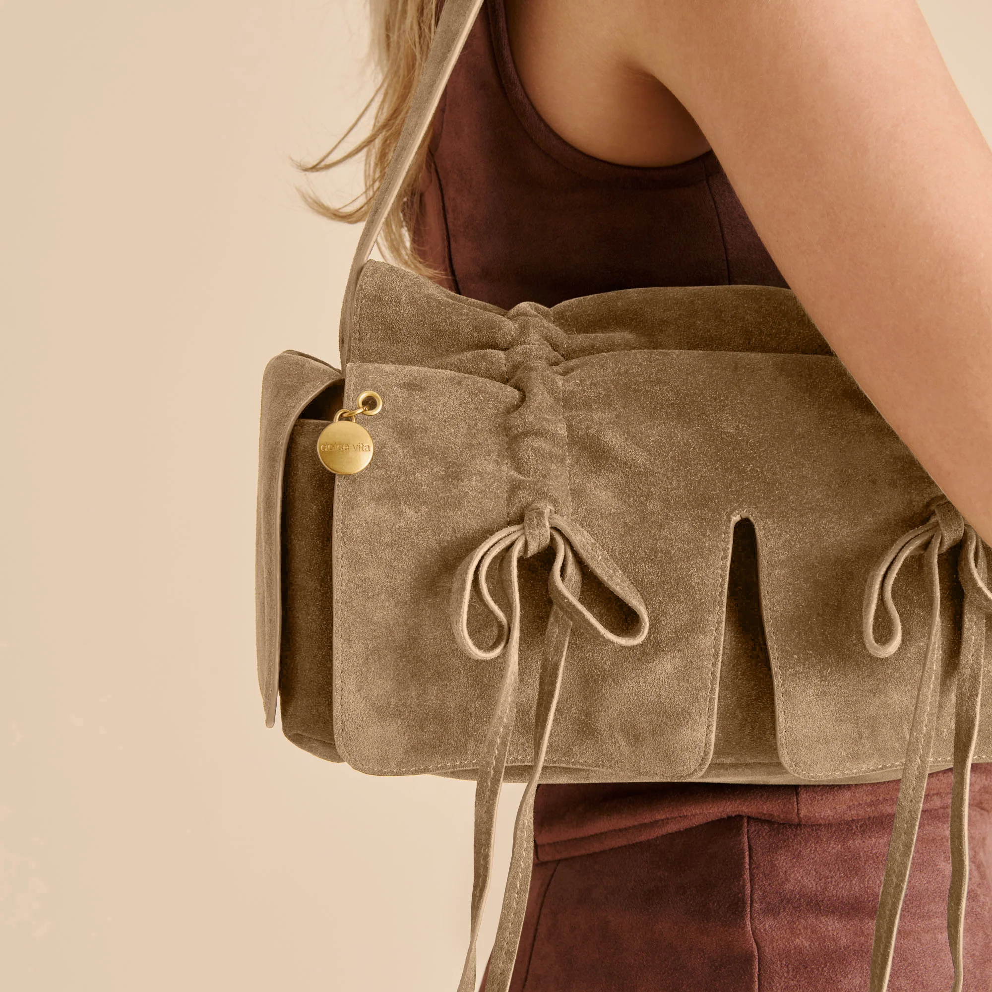 HUDSON SHOULDER BAG OLIVE SUEDE - Image 6