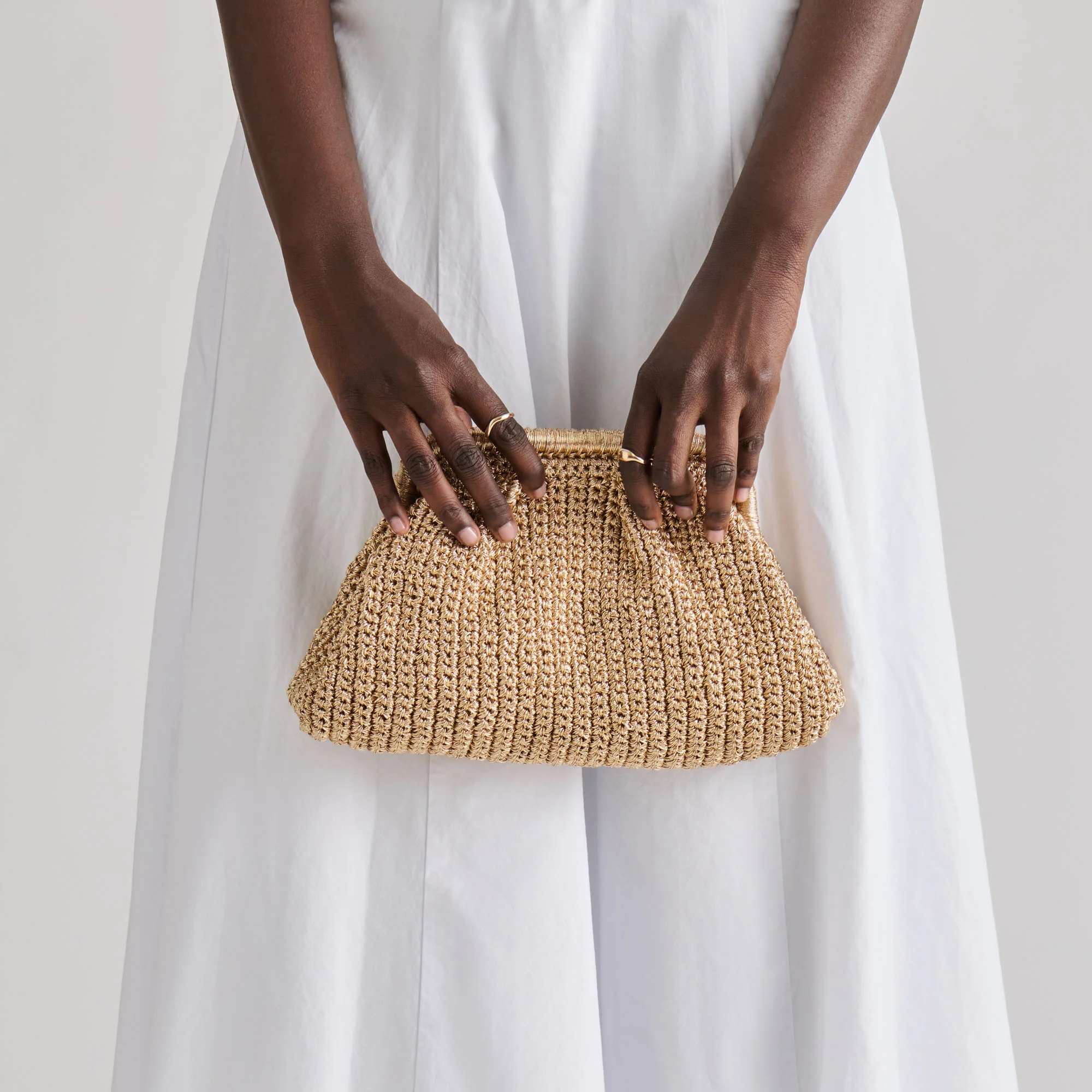 IONE CLUTCH GOLD CROCHET - Image 4