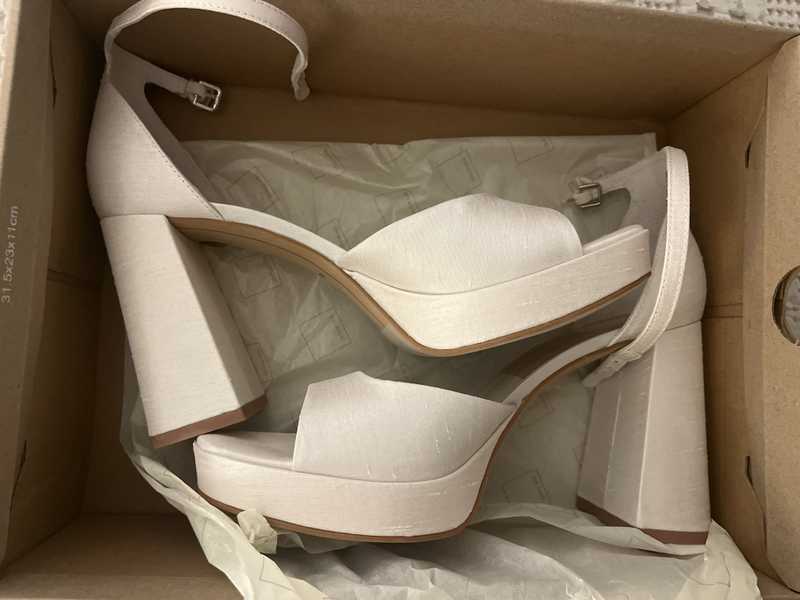 PANDRO HEELS WHITE SATIN - re:vita - Image 14