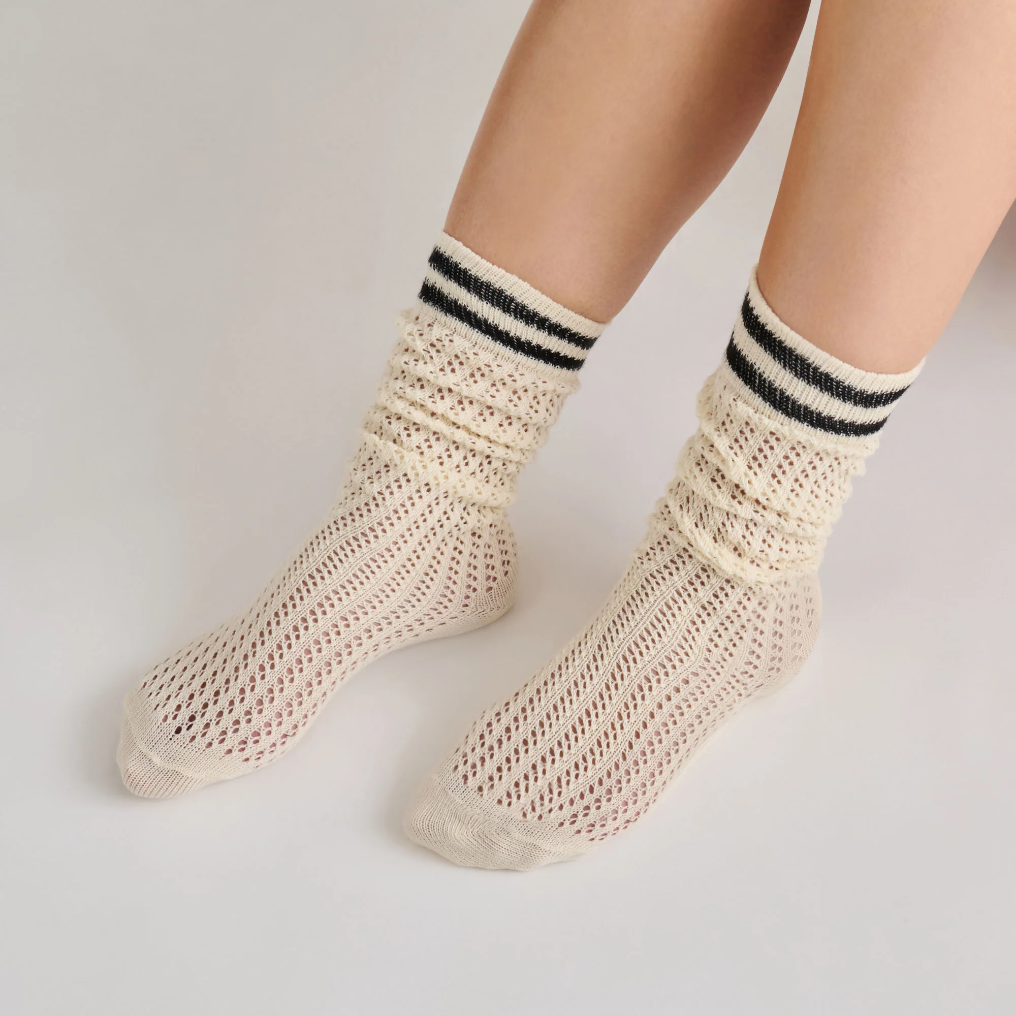 POINTELLE STRIPED KNEE HIGH SOCKS BLACK WHITE - Image 2